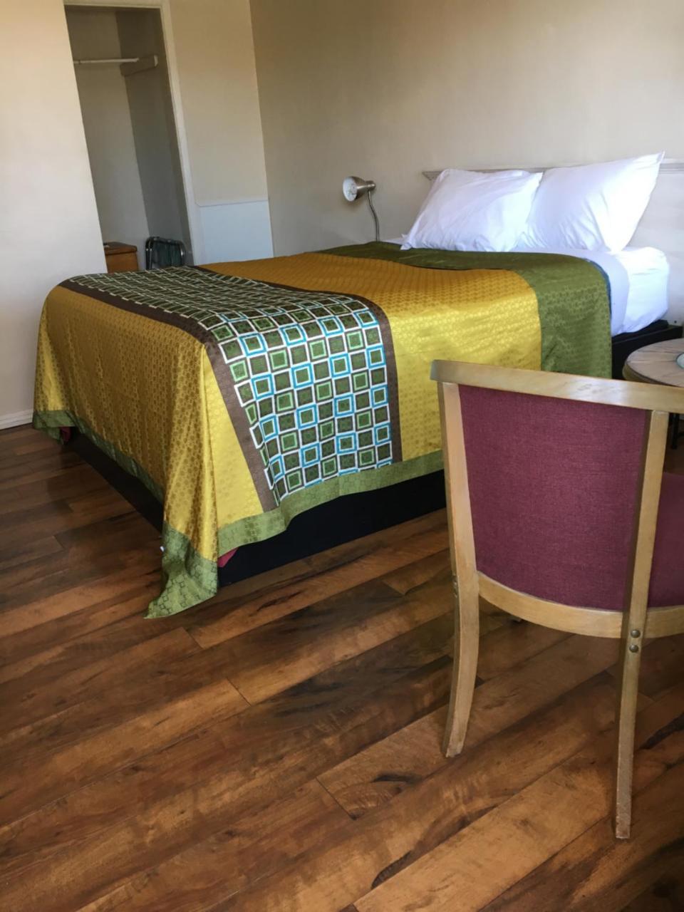 Diamond View Motel Сюзънвил Екстериор снимка